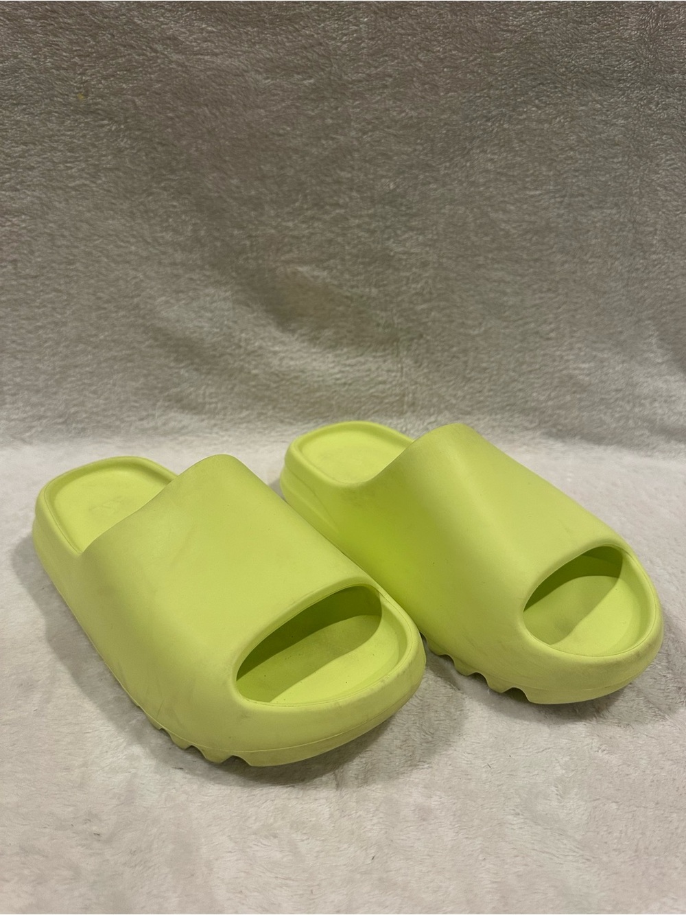 adidas  Yeezy Men’s Neon Lime Slide Sandals